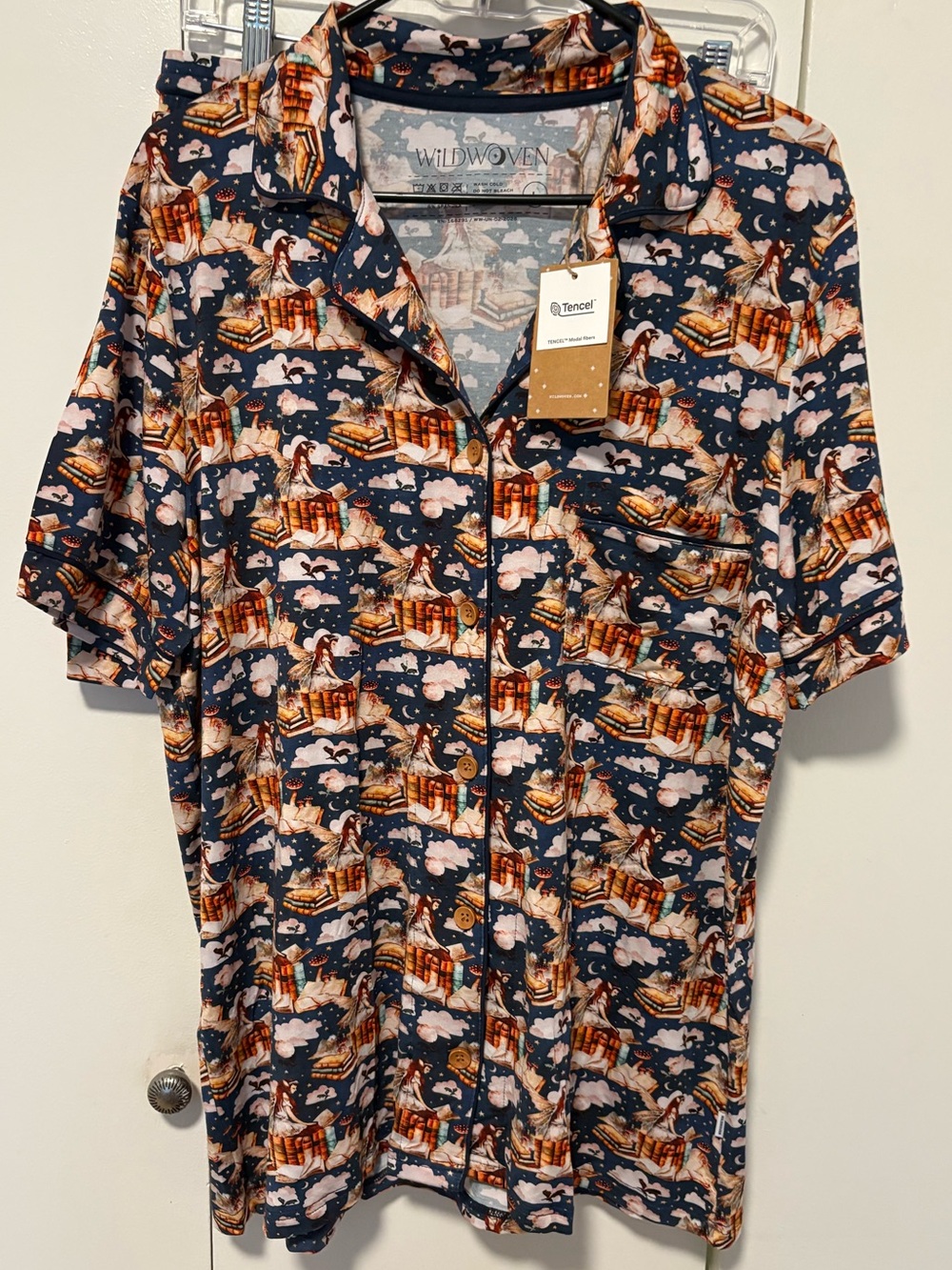 Wildwoven women’s bamboo pajama set, Fae Library print, large NWT